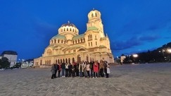 Členové Cyrilometodějské stezky před katedrálou sv. Alexandra Něvského v Sofii_foto archiv EKSCM