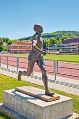 Stadion Mládeže ve Zlíně_socha Emila Zátopka